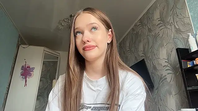 Snapshot of CarolOttum chatting on 04.01.26 CarolOttum online show from 04.01.26