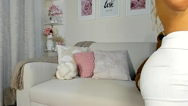 Mia Rosee1 online show from 02.13.26