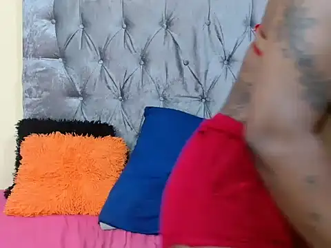 Snapshot of Lavendaxxx chatting on 02.04.26 Lavendaxxx online show from 02.04.26