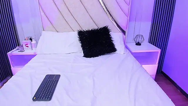 Snapshot of Sotf_Charlotte chatting on 02.15.26 Sotf Charlotte online show from 02.15.26