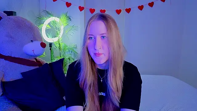 Snapshot of CassieReborn chatting on 02.28.26 CassieReborn online show from 02.28.26