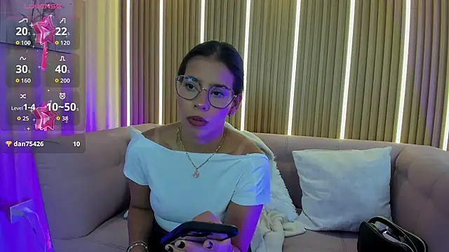 Snapshot of Luna_Millers chatting on 05.19.26 Luna Millers online show from 05.19.26
