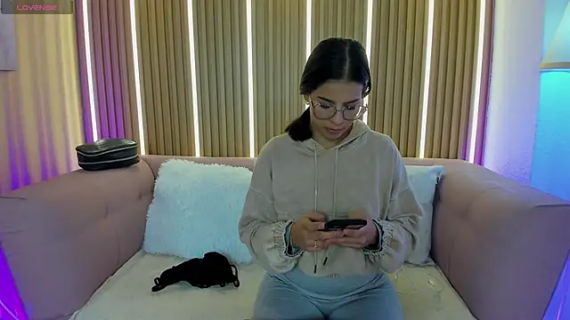 Snapshot of Luna_Millers chatting on 05.26.26 Luna Millers online show from 05.26.26