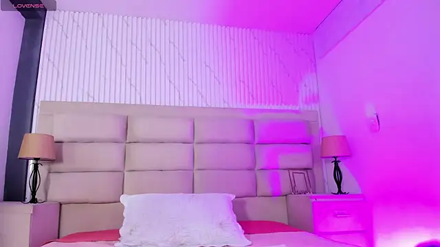 KarelyMitchel online show from 02.05.26