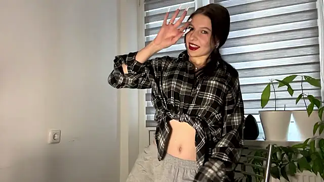 Sarahsolara online show from 02.18.26