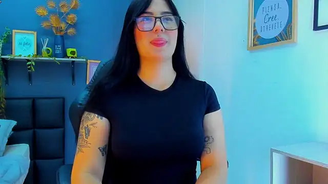 Snapshot of eliza_pink24 chatting on 02.12.26 eliza pink24 online show from 02.12.26