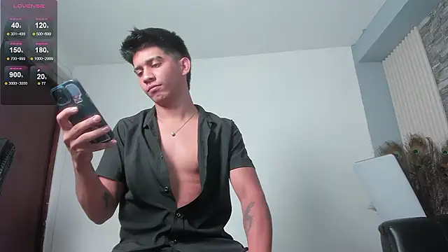 Snapshot of Thiago_Olsen chatting on 02.04.26 Thiago Olsen online show from 02.04.26