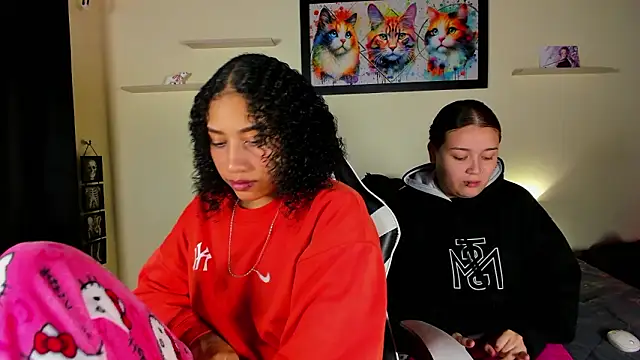 Snapshot of meredit_cris23 chatting on 02.18.26 meredit cris23 online show from 02.18.26