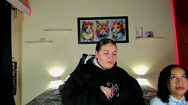 Snapshot of meredit_cris23 chatting on 02.19.26 meredit cris23 online show from 02.19.26