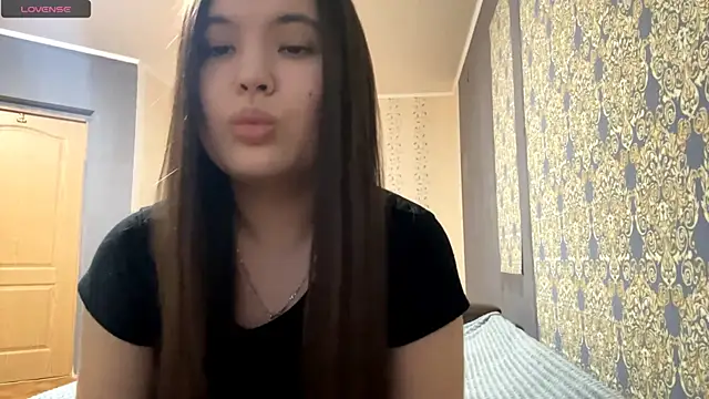 Snapshot of Ayazyn chatting on 02.28.26 Ayazyn online show from 02.28.26