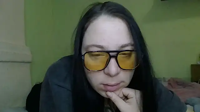 Snapshot of MillaSourety chatting on 02.12.26 MillaSourety online show from 02.12.26