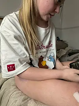 Snapshot of Paige_love chatting on 02.13.26 Paige love online show from 02.13.26