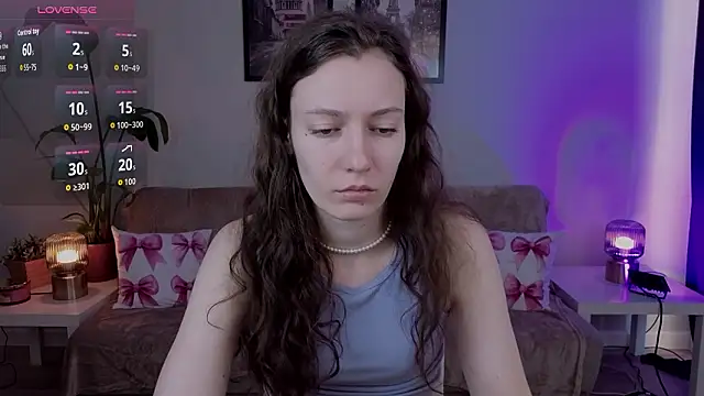 Snapshot of VioletaBloom chatting on 02.02.26 VioletaBloom online show from 02.02.26