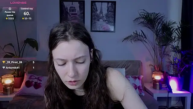 Snapshot of VioletaBloom chatting on 02.13.26 VioletaBloom online show from 02.13.26