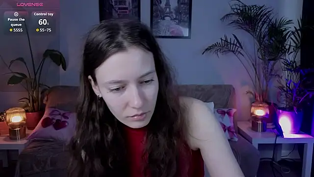 Snapshot of VioletaBloom chatting on 02.15.26 VioletaBloom online show from 02.15.26