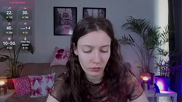 Snapshot of VioletaBloom chatting on 02.20.26 VioletaBloom online show from 02.20.26