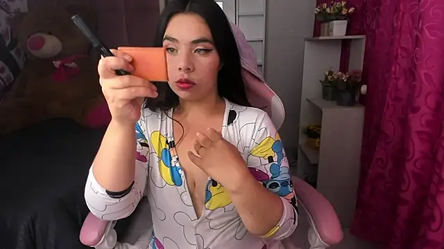 Snapshot of liany_taylor chatting on 02.18.26 liany taylor online show from 02.18.26