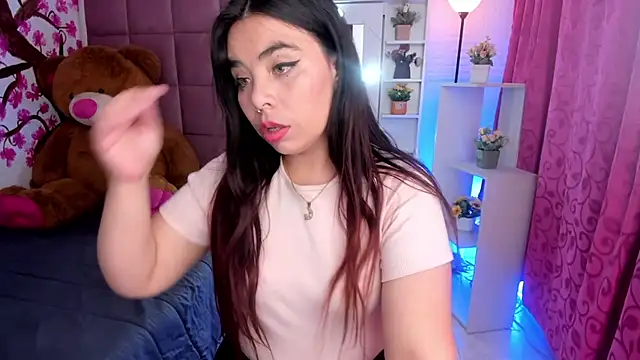 Snapshot of liany_taylor chatting on 02.20.26 liany taylor online show from 02.20.26