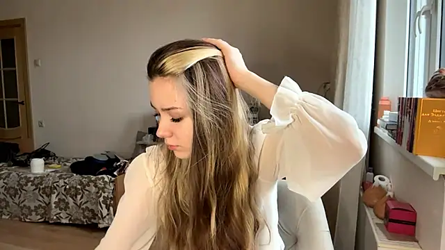 Kimi Luckman online show from 02.13.26