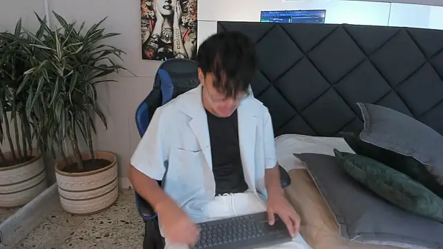 Snapshot of kai_storn chatting on 02.27.26 kai storn online show from 02.27.26