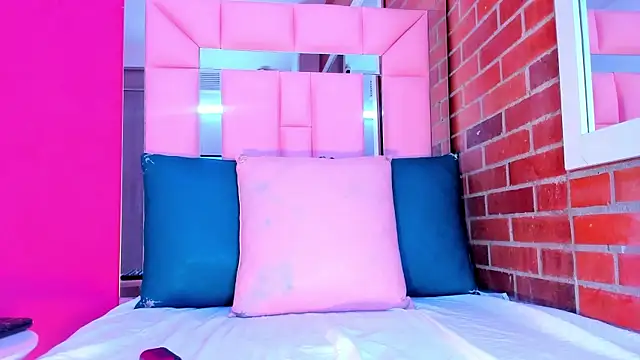 Snapshot of Baby_doll_XOXO chatting on 02.10.26 Baby doll XOXO online show from 02.10.26