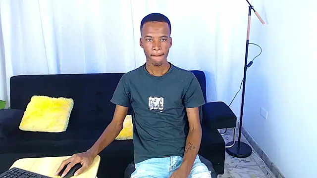 Snapshot of gusy_18 chatting on 02.25.26 gusy 18 online show from 02.25.26