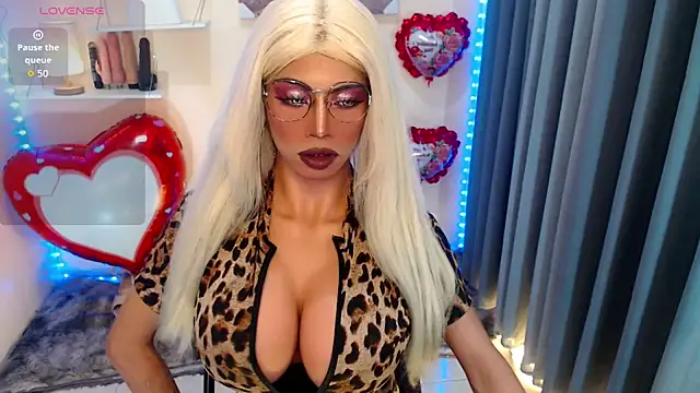 Snapshot of Sexyshamara chatting on 02.14.26 Sexyshamara online show from 02.14.26