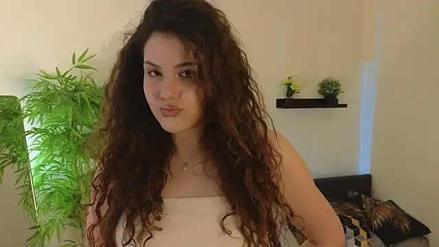 Snapshot of Lili_Torin chatting on 05.28.26 Lili Torin online show from 05.28.26