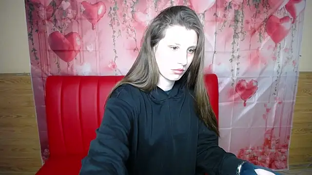 Snapshot of LilianaShine chatting on 02.04.26 LilianaShine online show from 02.04.26