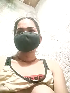 Sunali Bendre online show from 04.14.26