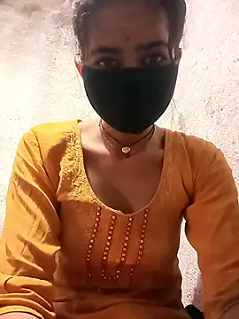 Snapshot of Sunali_Bendre chatting on 05.10.26 Sunali Bendre online show from 05.10.26