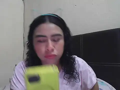 Snapshot of DalilahMx chatting on 05.06.26 DalilahMx online show from 05.06.26
