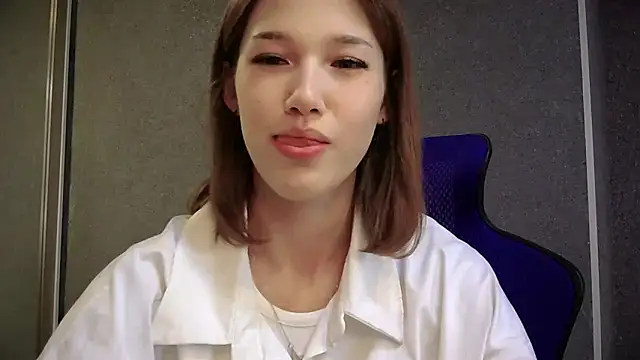 Snapshot of lilXdomiii chatting on 06.12.26 lilXdomiii online show from 06.12.26
