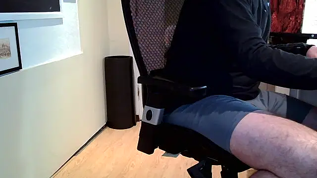 Snapshot of Scotsmanx chatting on 02.18.26 Scotsmanx online show from 02.18.26