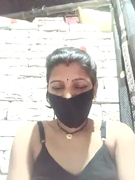 Snapshot of Divya-11431 chatting on 03.18.26 Divya-11431 online show from 03.18.26