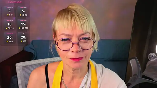 Snapshot of Ann_Annise chatting on 06.20.26 Ann Annise online show from 06.20.26