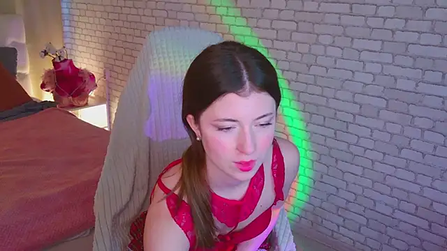 LunarDreamm online show from 02.05.26