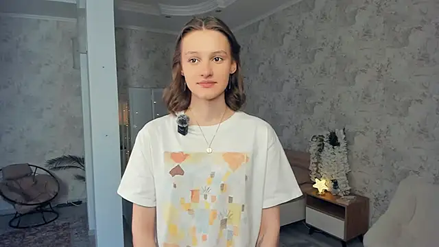 Snapshot of LianneBynon chatting on 02.03.26 LianneBynon online show from 02.03.26