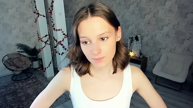 Snapshot of LianneBynon chatting on 02.17.26 LianneBynon online show from 02.17.26