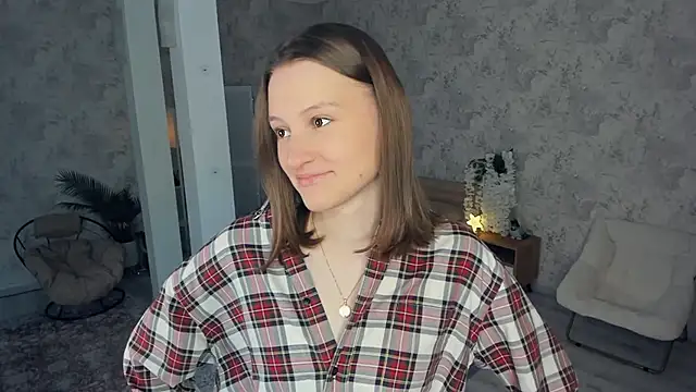 Snapshot of LianneBynon chatting on 02.21.26 LianneBynon online show from 02.21.26