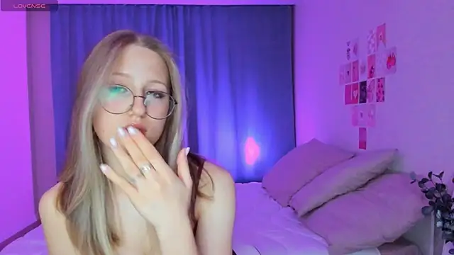 Vega Taylor online show from 02.26.26