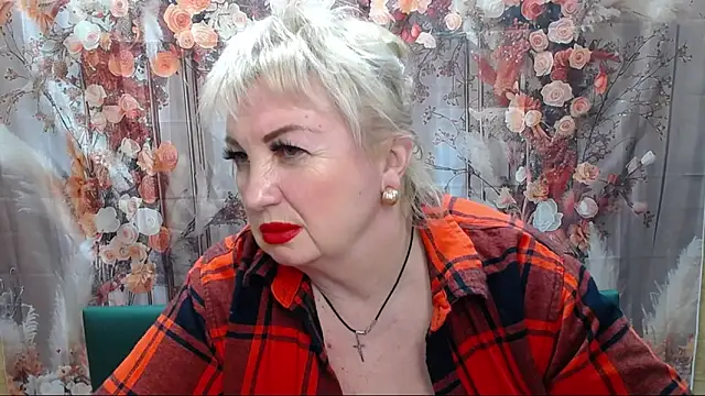 Snapshot of RenataDaster chatting on 03.22.26 RenataDaster online show from 03.22.26