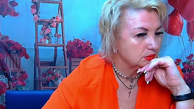 Snapshot of RenataDaster chatting on 03.25.26 RenataDaster online show from 03.25.26