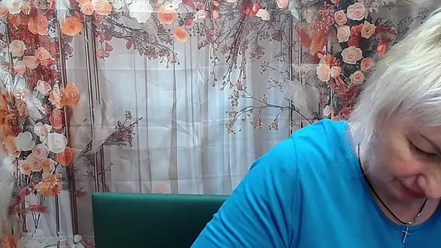 Snapshot of RenataDaster chatting on 04.01.26 RenataDaster online show from 04.01.26