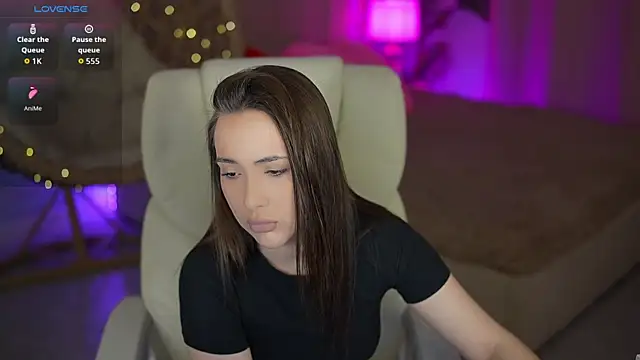 OliviaMoore  online show from 03.12.26