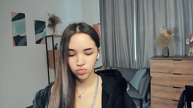 Snapshot of AvantgardAlone chatting on 02.16.26 AvantgardAlone online show from 02.16.26