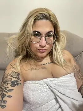 Snapshot of esposatattoo chatting on 02.21.26 esposatattoo online show from 02.21.26