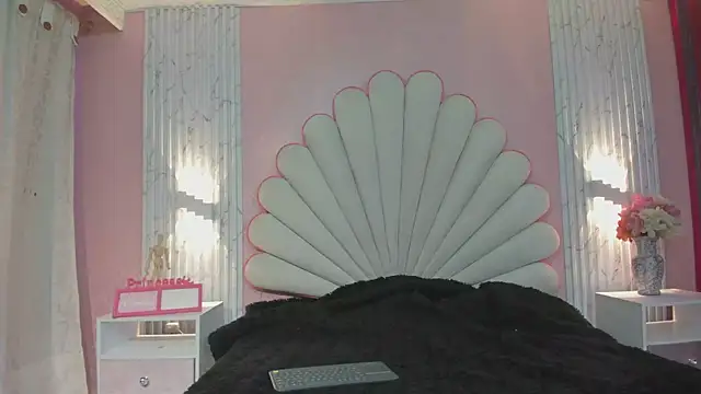 Snapshot of Kateemos chatting on 02.23.26 Kateemos online show from 02.23.26