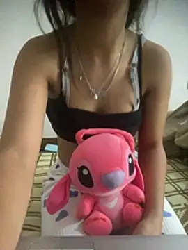 Snapshot of Nour-Lina chatting on 02.13.26 Nour-Lina online show from 02.13.26