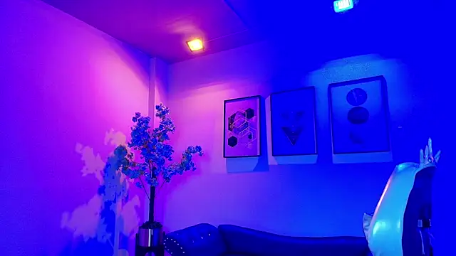 Maddie T18 online show from 03.09.26